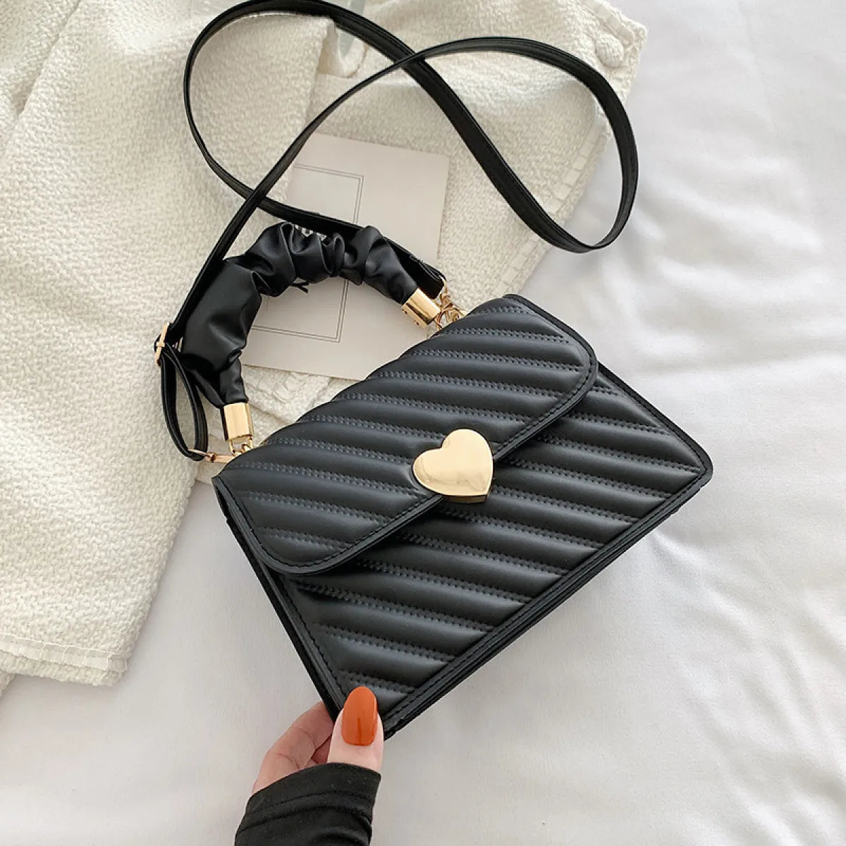 Love Metal Chain Shoulder Handbag for Women