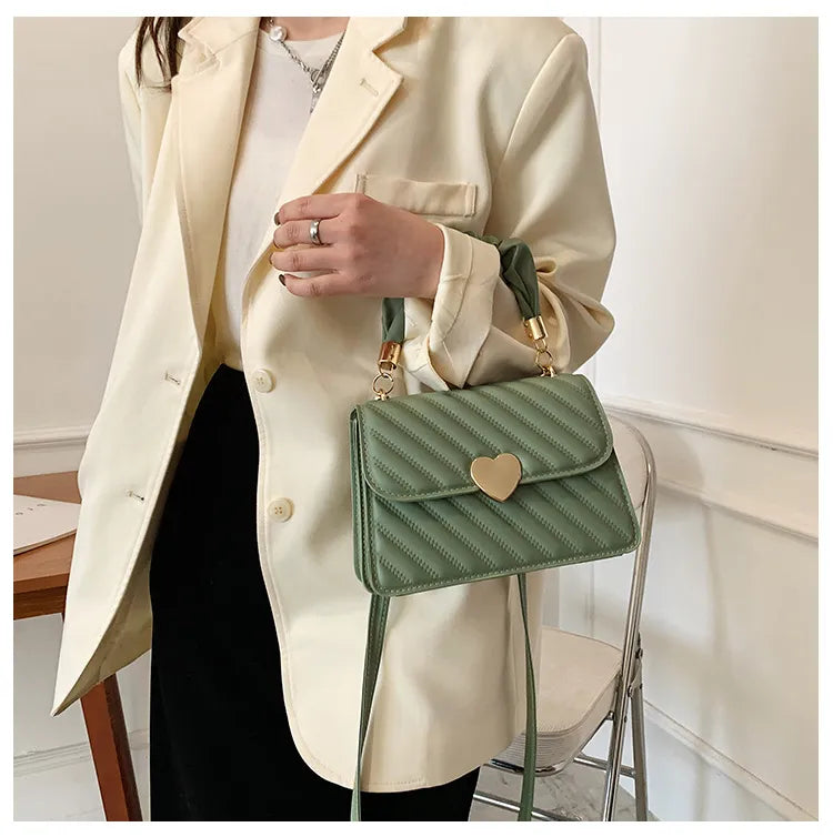 Love Metal Chain Shoulder Handbag for Women
