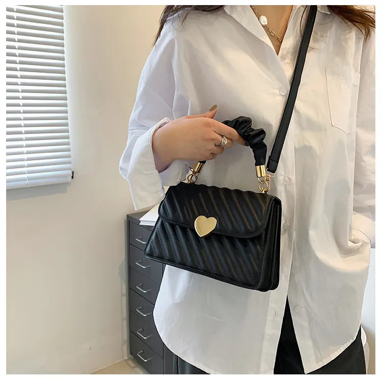 Love Metal Chain Shoulder Handbag for Women