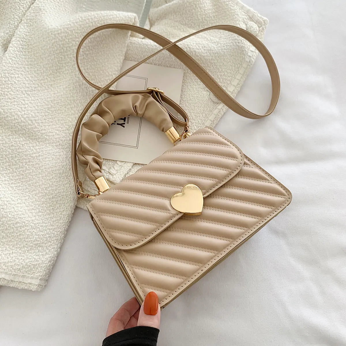 Love Metal Chain Shoulder Handbag for Women